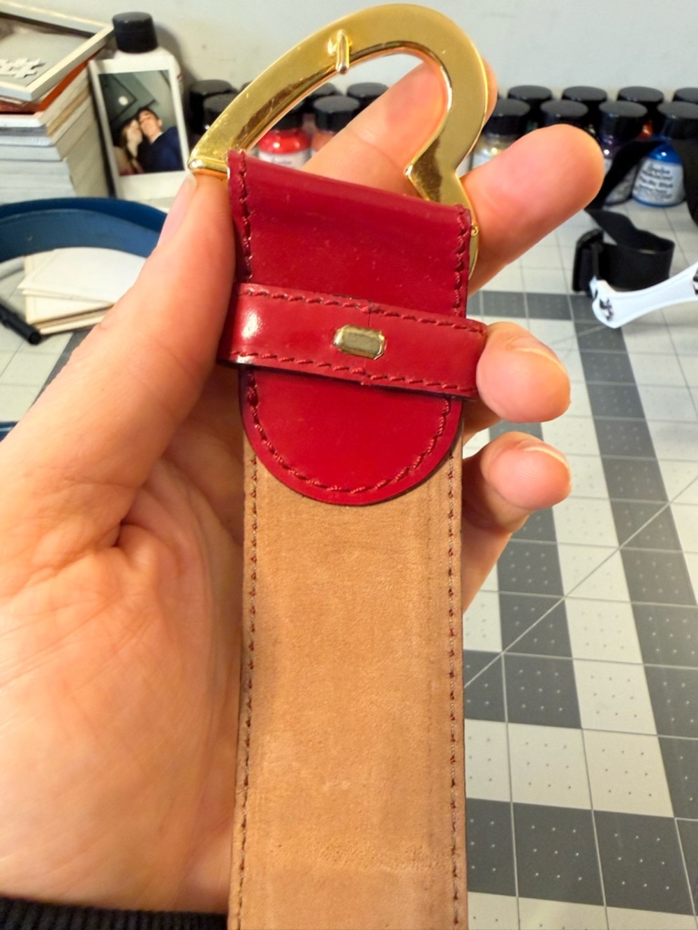 Moschino Redwall Red Patent Leather Heart Buckle Belt Size 40 Gold Made in Italy - Picture 3 of 6